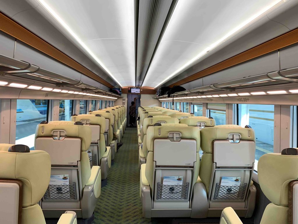 Premium Express Shima Keretapi Berkualiti dan Selesa